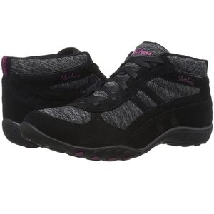 SKECHERS RELAXED FIT: BREATHE EASY - Women's sz.8